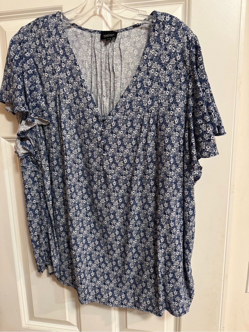 Jones New York Navy Floral V-Neck Flutter Sleeve Blouse